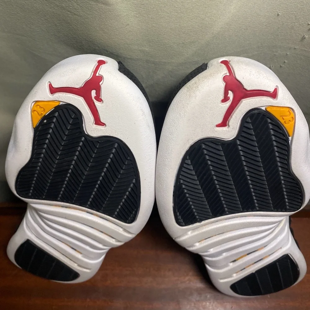 Jordan 12 Retro Reverse Taxi OG 2019 Black size 7.5